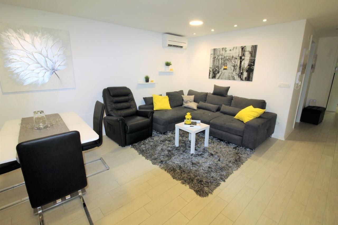 Apartment Pia Шибеник Екстер'єр фото
