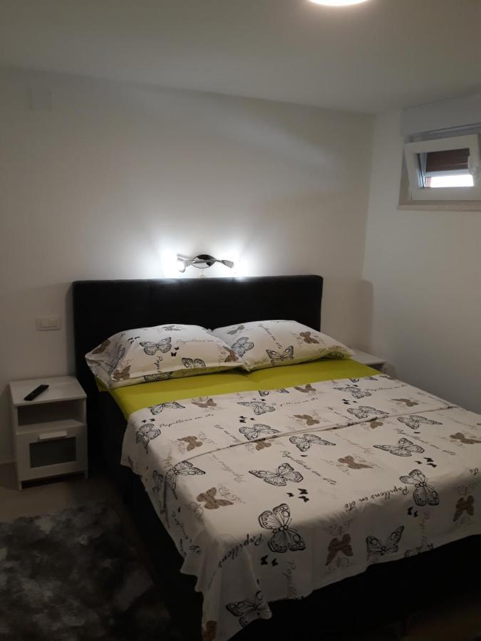 Apartment Pia Шибеник Екстер'єр фото